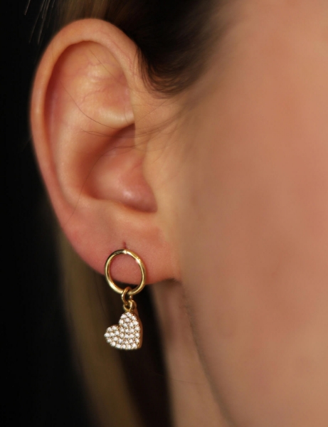 14 Ayar Altın Kalp Sallantılı Çivi Küpe için detayları göster 14 Ayar Altın Kalp Sallantılı Çivi Küpe resmi