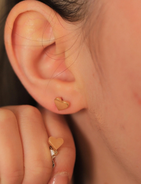 14 Ayar Altın Minimal Kalp Küpe için detayları göster 14 Ayar Altın Minimal Kalp Küpe resmi