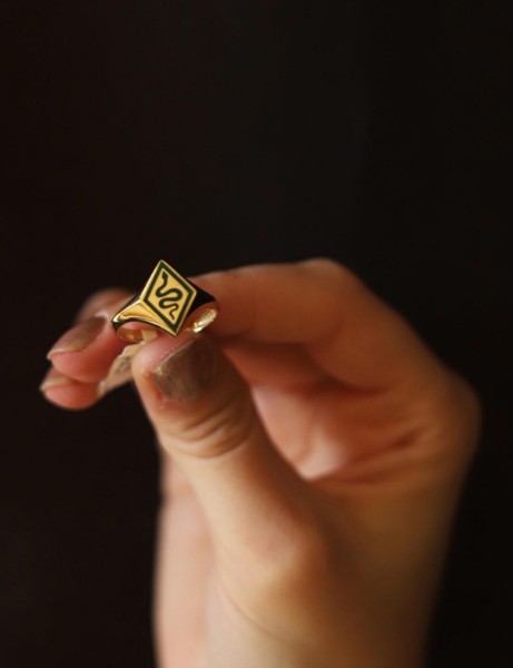 14 Ayar Altın Mineli Yılan Yüzük için detayları göster 14 Ayar Altın Mineli Yılan Yüzük resmi