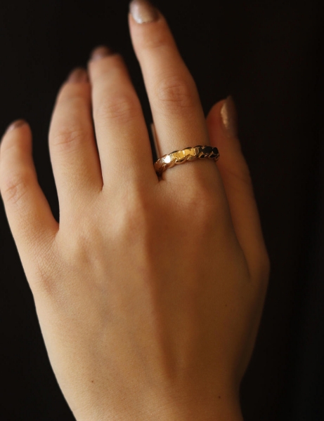 14 Ayar Altın Pullu Yüzük için detayları göster 14 Ayar Altın Pullu Yüzük resmi