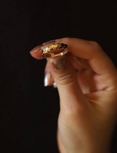 14 Ayar Altın Pullu Yüzük için detayları göster 14 Ayar Altın Pullu Yüzük resmi