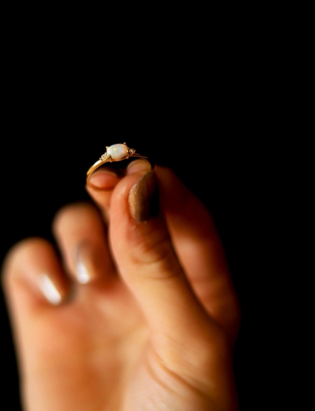 14 Ayar Altın Sedef Taşlı Çıtır Yüzük için detayları göster 14 Ayar Altın Sedef Taşlı Çıtır Yüzük resmi