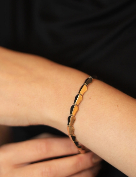 14 Ayar Altın Taşsız Kalkan Bileklik için detayları göster 14 Ayar Altın Taşsız Kalkan Bileklik resmi