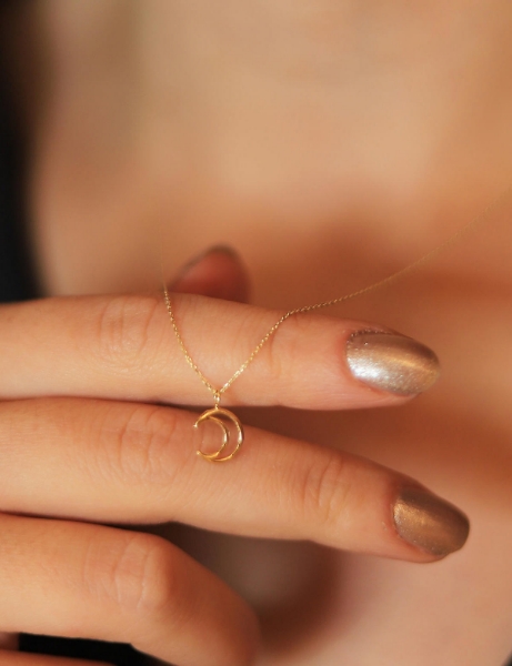 14 Ayar Altın Hilal Kolye için detayları göster 14 Ayar Altın Hilal Kolye resmi