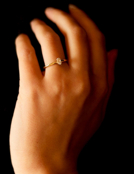 14 Ayar Altın Minimal Oval Tektaş Yüzük için detayları göster 14 Ayar Altın Minimal Oval Tektaş Yüzük resmi