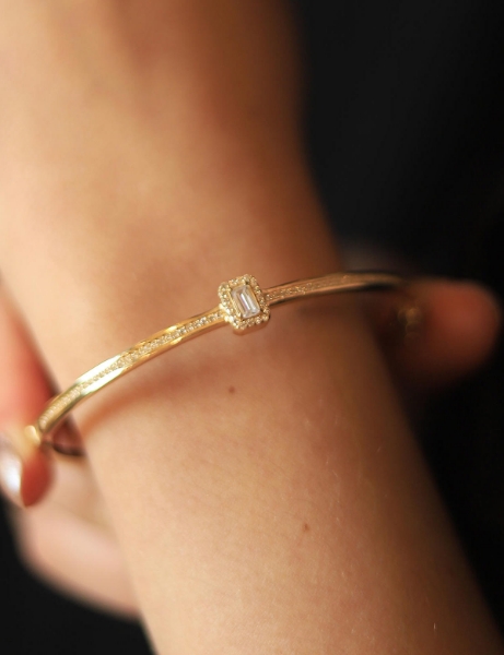 14 Ayar Altın Çıtır Baget Kelepçe için detayları göster 14 Ayar Altın Çıtır Baget Kelepçe resmi