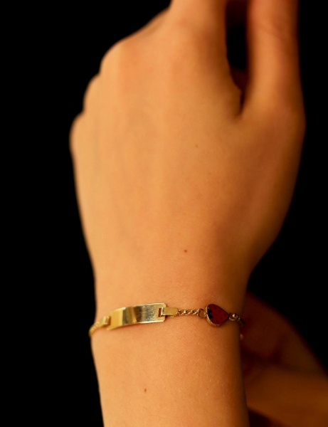 14 Ayar Altın Çilekli Bebek Künyesi için detayları göster 14 Ayar Altın Çilekli Bebek Künyesi resmi