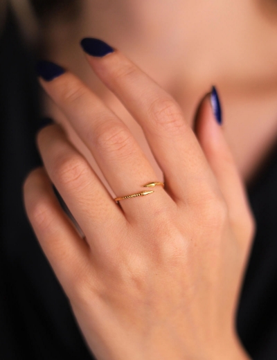 22 Ayar Altın Çivili Mat Yüzük resmi