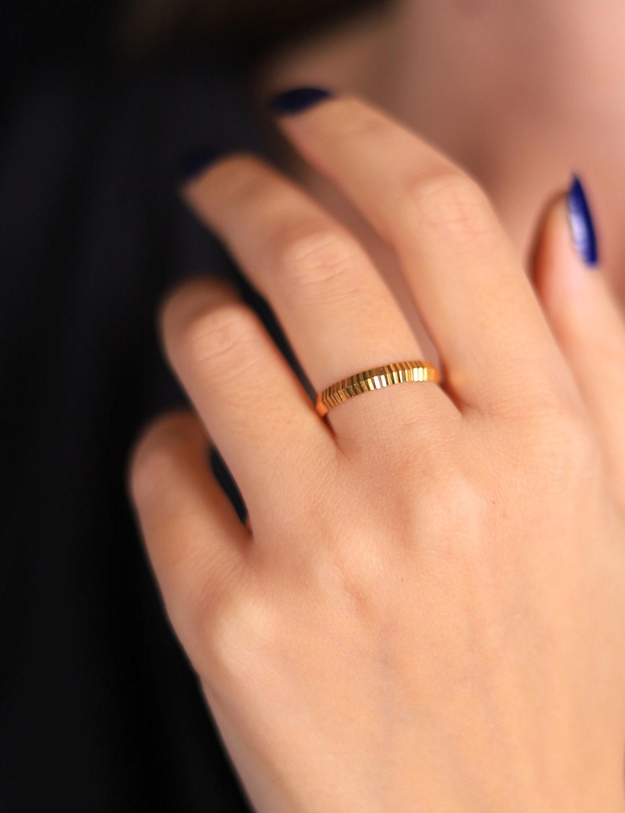 22 Ayar Altın Yatay Kalemli Yüzük resmi