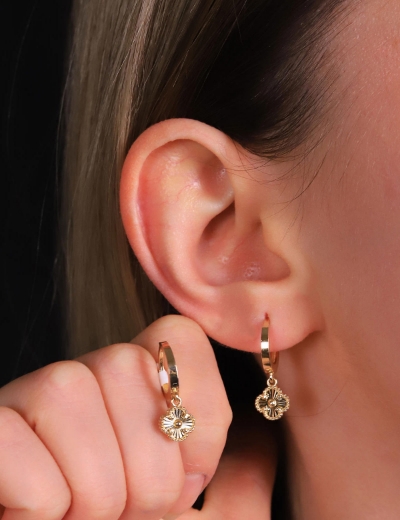 14 Ayar Altın İtalyan Yonca Sallantılı Küpe resmi