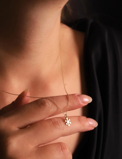 14 Ayar Altın Kar Tanesi Minimal Kolye resmi