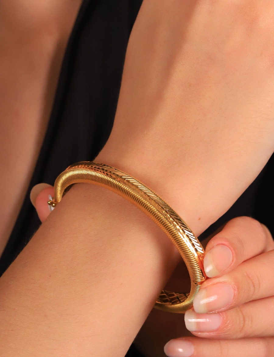 22 Ayar Altın Kalın Bombe Kelepçe resmi