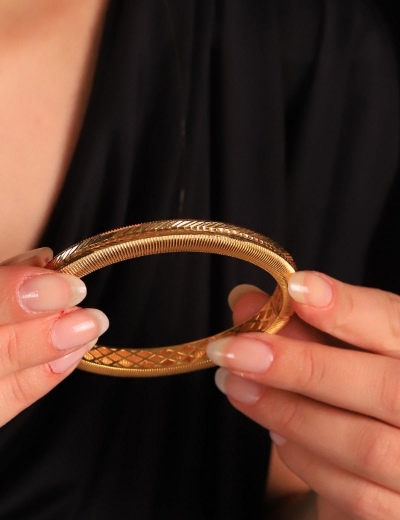 22 Ayar Altın Kalın Bombe Kelepçe resmi