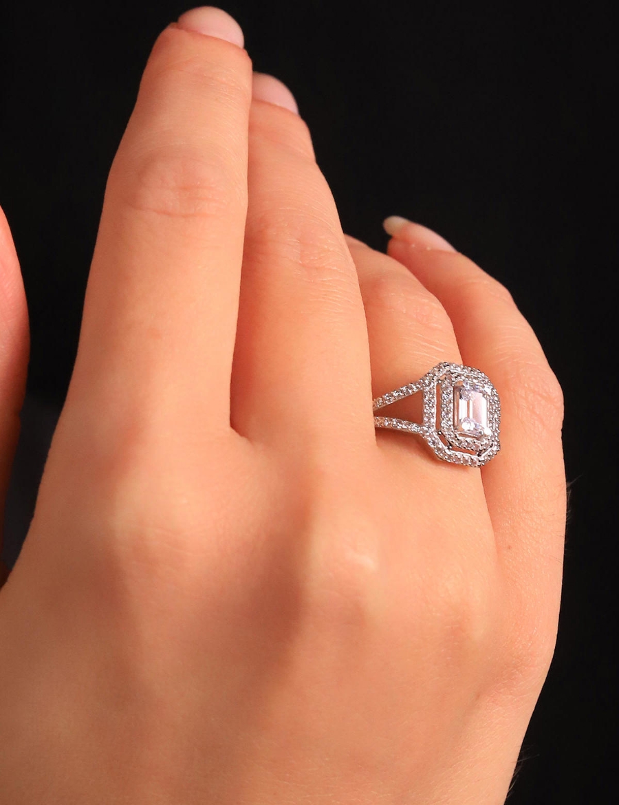 14 Ayar Altın Beyaz Baget Yüzük resmi