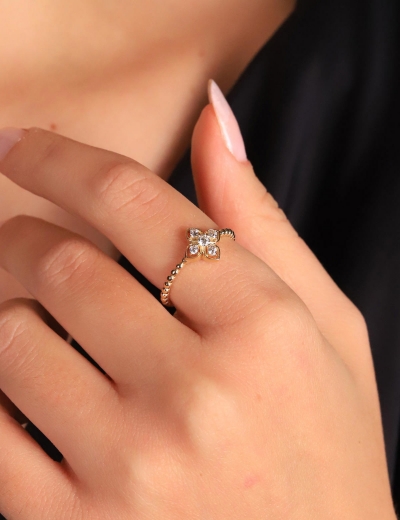 14 Ayar Altın Yonca Taşlı Yüzük resmi