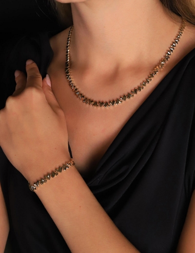 22 Ayar Altın Kristal Kesim Tasarım Kolye resmi