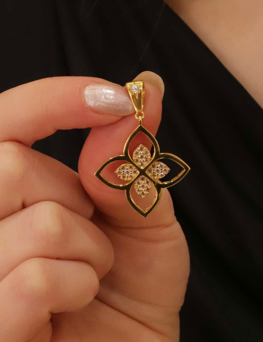 22 Ayar Altın Taşlı Yonca Kolye Ucu resmi