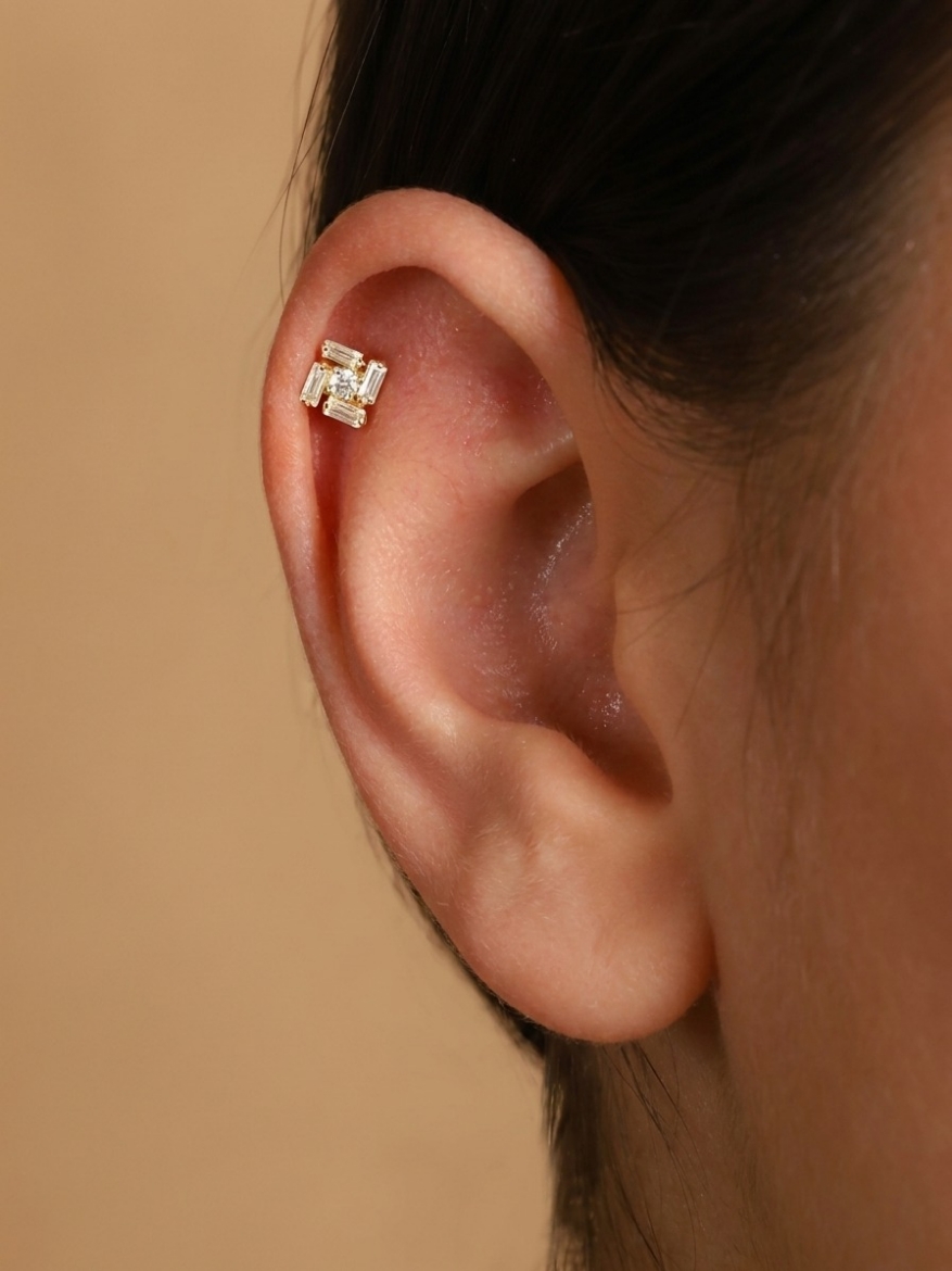 14 Ayar Altın Zarif Tasarım Taşlı Tragus