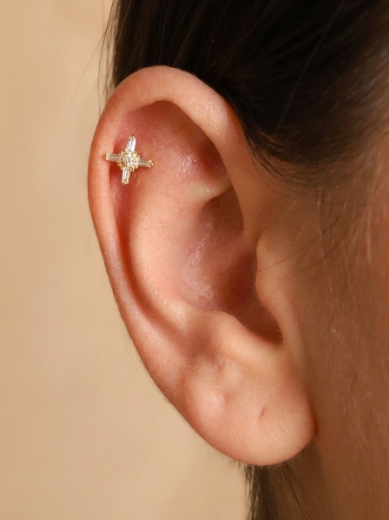 14 Ayar Altın Şık Tasarım Taşlı Tragus