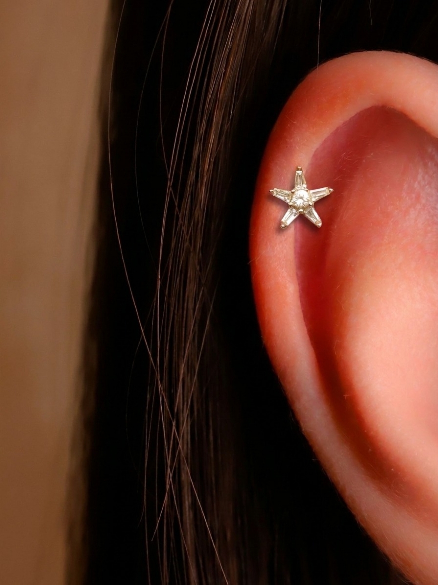 14 Ayar Altın Özel Yıldız Tasarım Taşlı Tragus