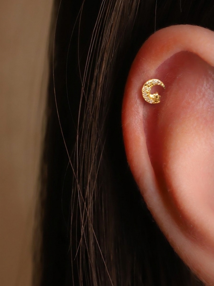 14 Ayar Altın Ay Yıldız Tasarım Taşlı Tragus